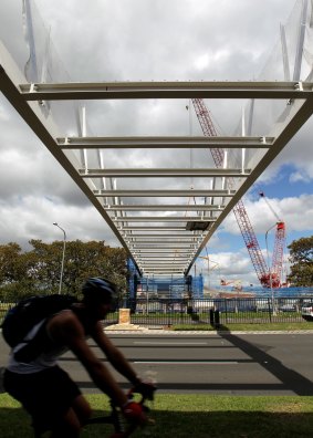 Pedestrians and cyclists will be able to use the bridge to cross the Anzac Parade. 