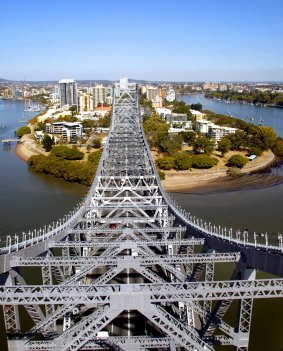 Southeast Queensland's mayors back a scheme to get infrastructure projects delivered faster.