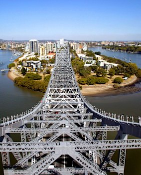 Southeast Queensland's mayors back a scheme to get infrastructure projects delivered faster.