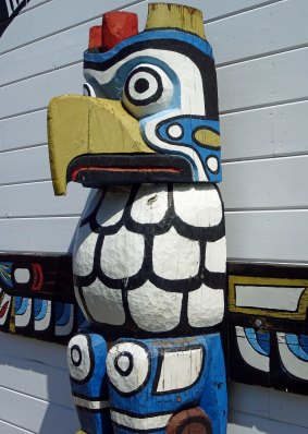 Totem pole outside a souvenir shop. 