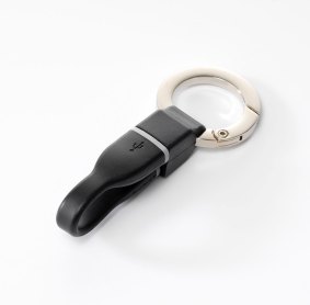 <b>Space Pod Keyring Cable: </b>quick charge. 