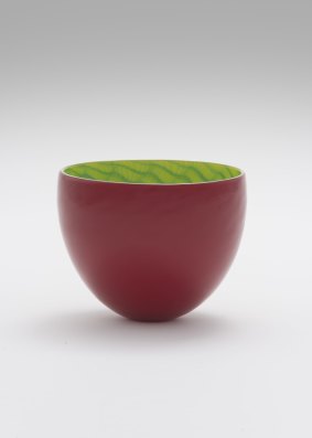 Tom Rowney, ''Red and green bowl'', blown glass with cane work