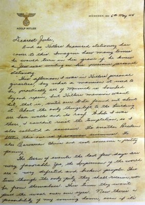 A photo copy of the letter written by Danny Jacobson on Adolf Hitler's stationery. 
