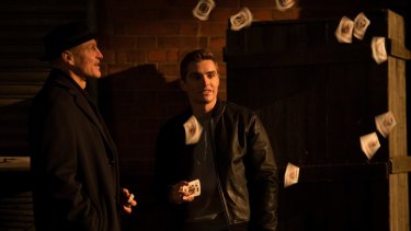 Now You See Me 2 Review All Star Cast Can T Work Magic In Tricky Sequel
