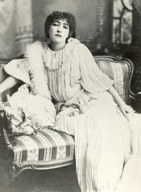 Sarah Bernhardt preparing to pass away in her star piece, Camille.