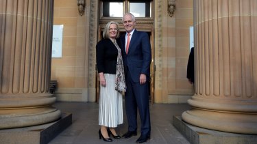 Prime Minister Malcolm Turnbull and wife Lucy pose outside the Art Gallery of NSW.