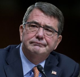 US Secretary of Defence Ashton Carter says Iraqi soldiers were reluctant to defend Ramadi from IS fighters.