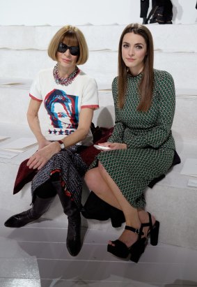 Editor-in-chief of US Vogue, Anna Wintour and Bee Shaffer attend the Marc Jacobs Fall 2016 fashion show during New York Fashion Week. 