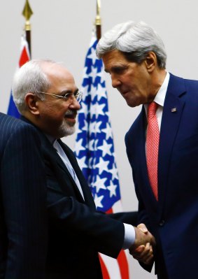 Iranian Foreign Minister Mohammed Javad Zarif (left) and US Secretary of State John Kerry.