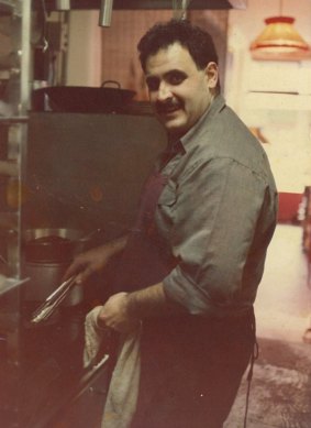 Co-owner Mario De Pasquale at the stoves of Marios in 1986.
