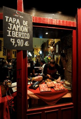 The Spaniards are champion jamon eaters.