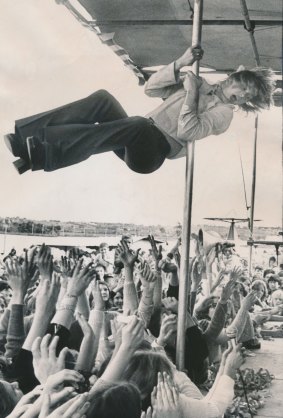 Pop star Johnny Farnham performing in 1973.