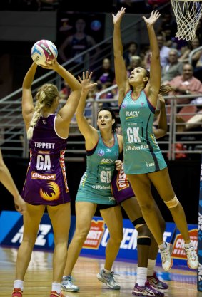Geva Mentor defending for the Vixens during the ANZ Championship clash with the Firebirds.