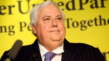Clive Palmer has expelled Jacqui Lambie's chief of staff, Rob Messenger.