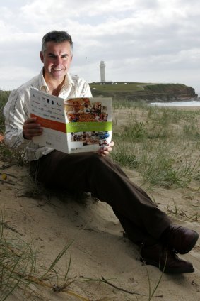 Jeremy Lasek on City Beach to promote Wollongong folks to migrate to Canberra for the 2006 Live in Canberra campaign.