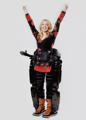 Exoskeletons combined with virtual reality are helping paraplegics walk again.