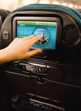 新西兰航空公司的波音767提供27-centimetre触摸屏电视机。