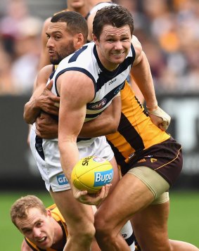 Dangerfield copped an Jordan Roughead knee to the ribs but was soon back on the field,although not with his usual zest. 