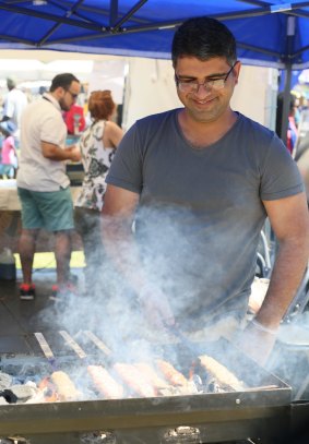Iranian Society of Queensland cooking up a storm at WelcomeFest 2016.