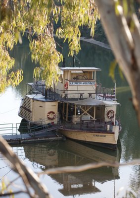 Paddle steamer PS Alexander Arbuthnot on the Murray River at Echuca.