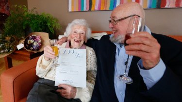 Instead of a letter from the Queen, the Australian Republic Movement presented 100-year-old, Beryl Nichol with letter congratulating her turning 100 years old
