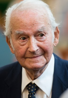 Auschwitz survivor Leon Schwarzbaum attends the trial against 94-year-old former SS sergeant Reinhold Hanning.