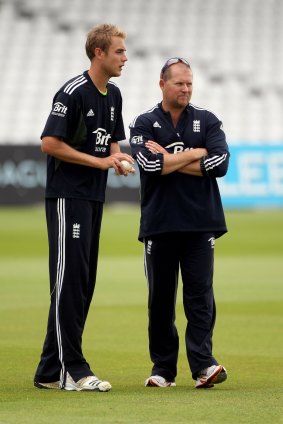 David Saker (right) with England fast bowler Stuart Broad.