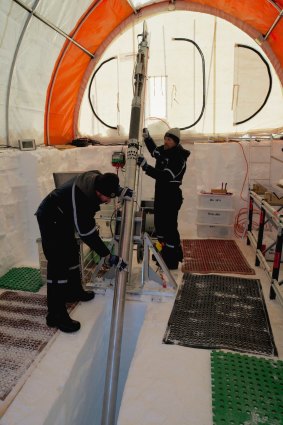 Setting up the Hans Tausen ice core drill at Aurora Basin North.