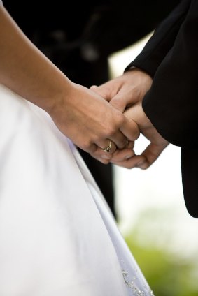 <i>Seven Year Switch US</i>. 



generic holding hands, outdoor, gown, hands, ceremony, bride, two people with others, arms, day, nuptials, vows, formal attire, adults, promise, affection, togetherness, affectionate, tuxedo, woman, vowing, promising, together, wedding, groom, body part, man 
 SPECIAL 141109