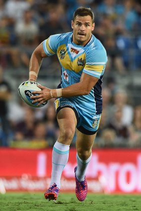 Gold Coast Titans half Aidan Sezer has signed with the Canberra Raiders.