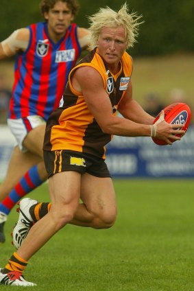 Stephen Bailey playing for Box Hill in 2004