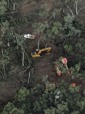 Clear-felling of the Leard Forest for the Maules Creek open-cut coal mine.