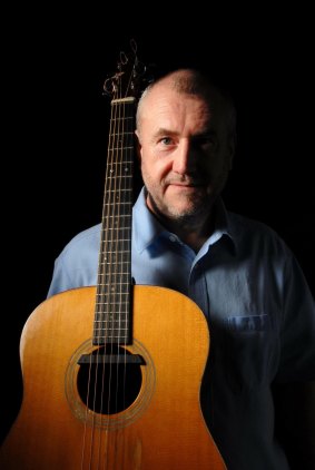 British folk singer Bob Fox will be performing at the 2015 National Folk Festival
