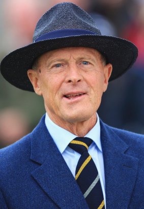 Boycott is not happy with England cricket officials. 
