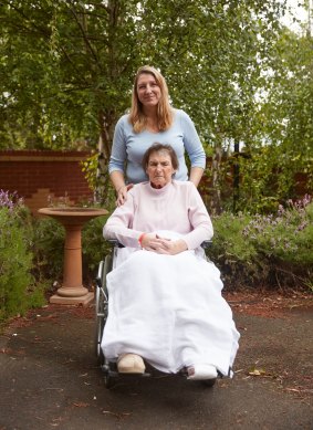 72-year-old peritoneal mesothelioma sufferer Joan Behrend with her daughter, Irene. 