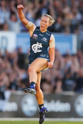 Lauren Arnell celebrates a goal.