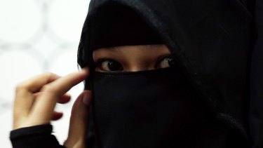 There are no legal barriers to Australian states banning the burqa.
