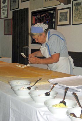 Louisa demonstrates pasta making at Cantina Bentivoglio.