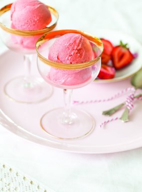 Strawberry ice-cream is quick and easy.