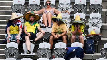 Fans were left high, dry and hot at the Sydney International as organisers ordered players off the court due to extreme heat. 