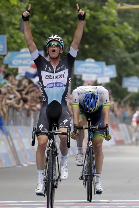 Belgian Iljo Keisse, of Etixx-Quick-Step, pips Australian ORICA-GreenEDGE rider Luke Durbridge to win the last stage of the Giro d'Italia in Milan on Sunday.