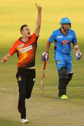 Perth Scorchers fast bowler Jason Behrendorff is recovering from a stress fracture in his back.