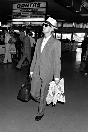 David Bowie departs Sydney airport (almost) unnoticed on 22 November 1983. 