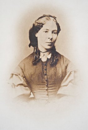 Helena Scott, scientific illustrator and Harriet's younger sister.