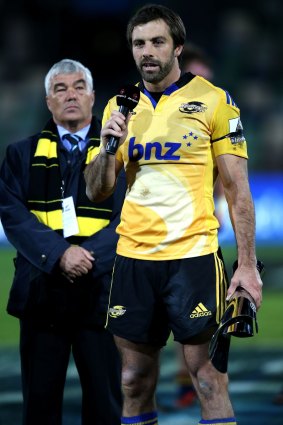 Conrad Smith pays tribute to Jerry Collins after the match between the Hurricanes and the Highlanders.