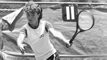 Elizabeth Minter as a 14-year-old Victorian tennis player.