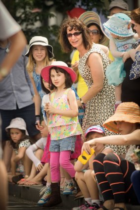 Crowds watching the billycart races at the 2016 Kensington Australia Day Festival.