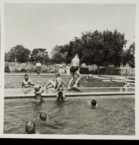 Children playing at the Cocoroc swimming pool. Courtesy of Melbourne Water Archives