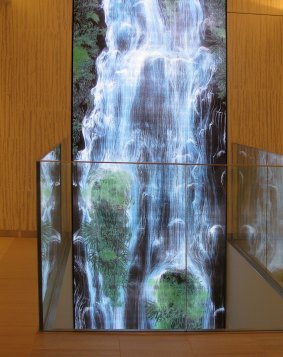 The digital waterfall by teamLab.