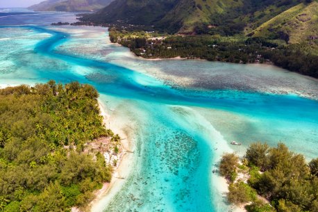 In the Society Islands beauty pageant, Moorea steals the spotlight.